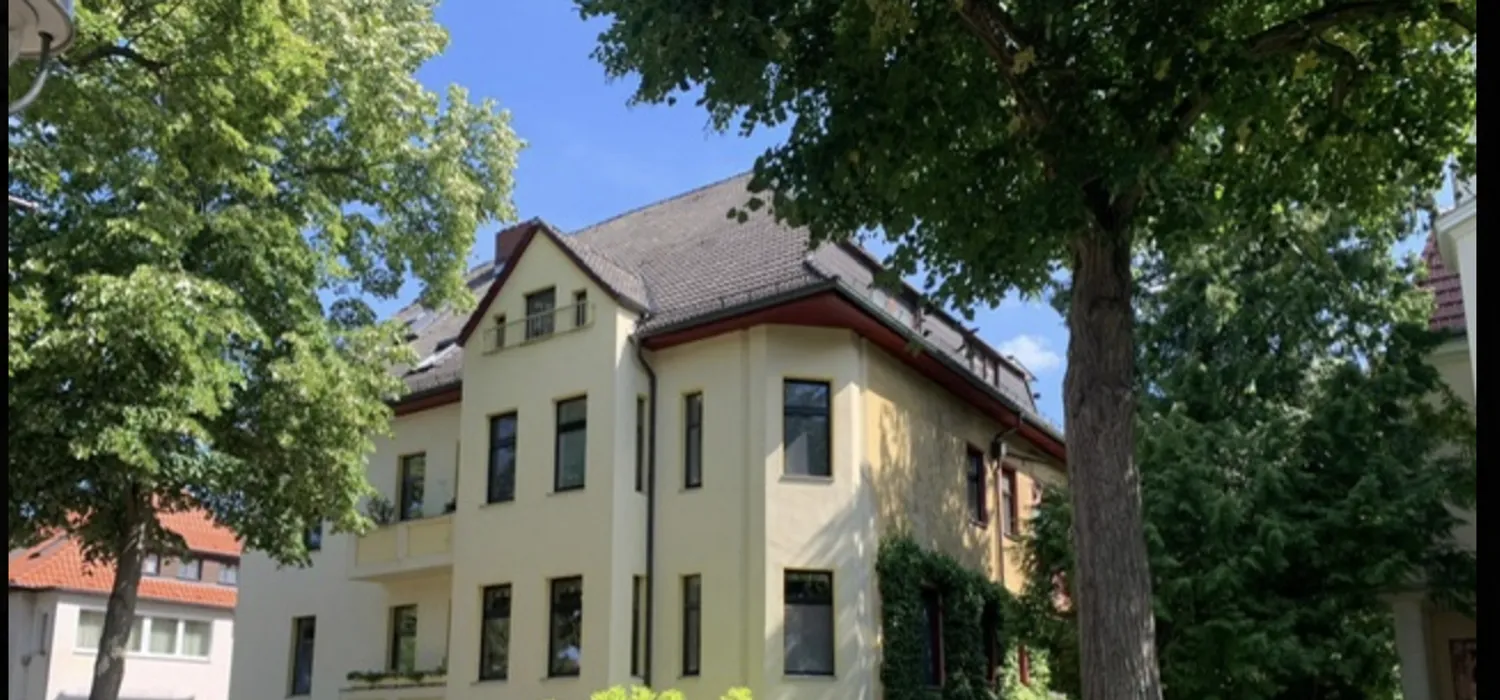 7 Zimmer Wohnung mit 250 m² in Berlin – Bild 1