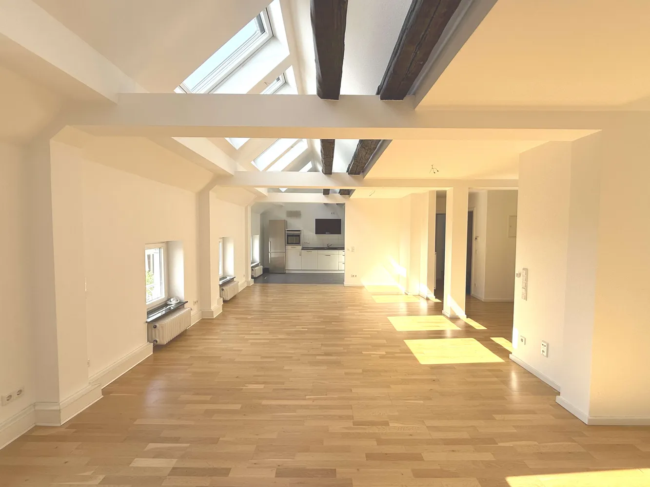 3 Zimmer Wohnung mit 114 m² in Wiesbaden – Bild 2
