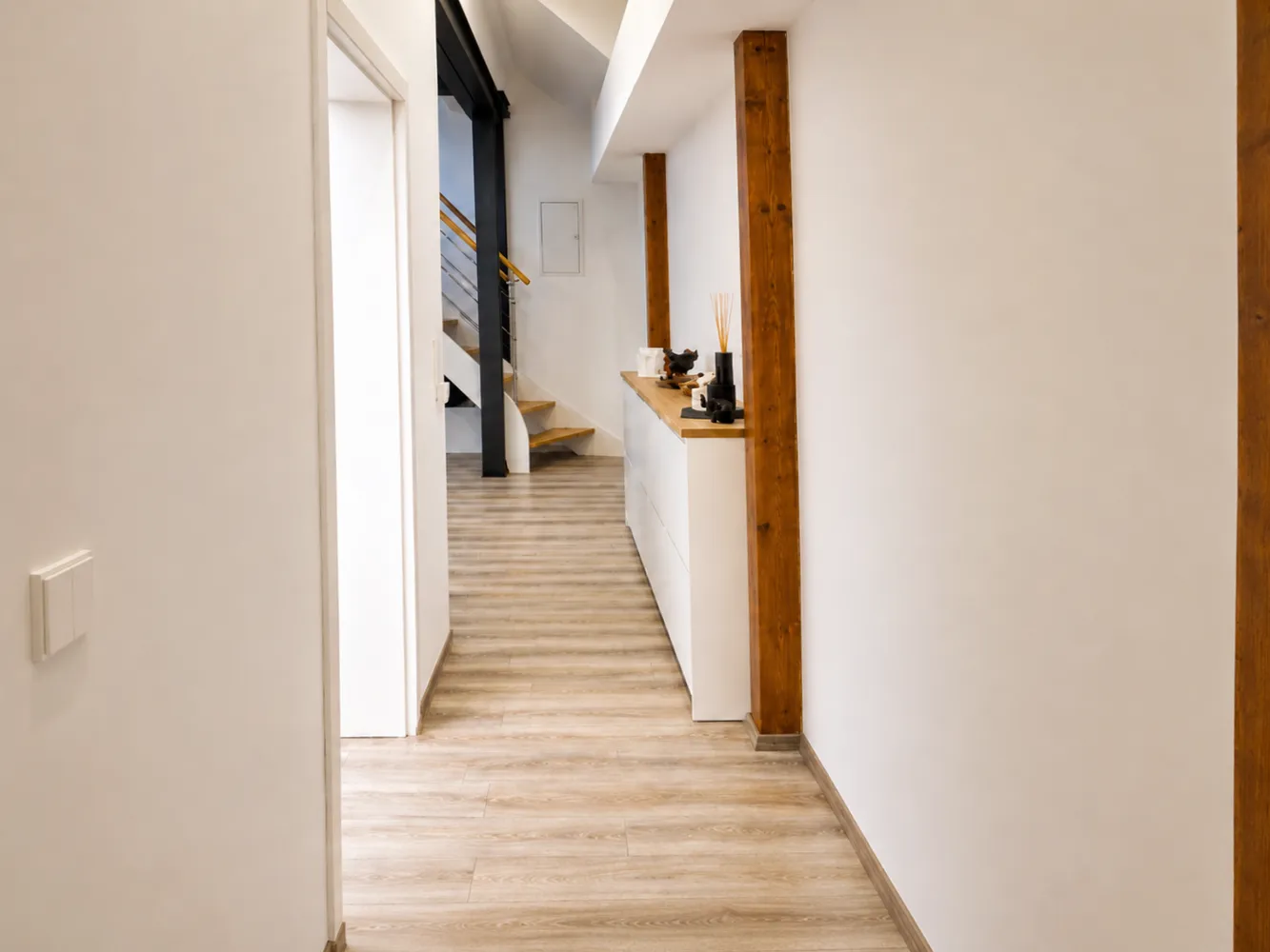 2 Zimmer Wohnung mit 83 m² in Karlsruhe – Bild 2