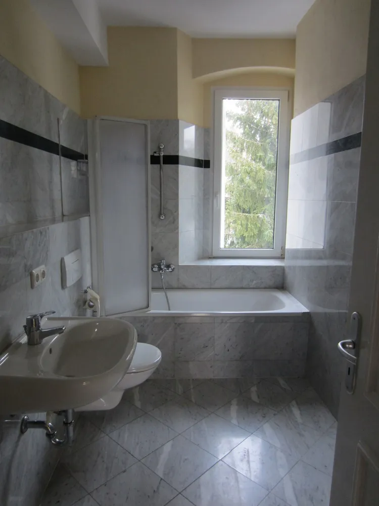 3 room apartment with 94 m² in Gera – Photo 3