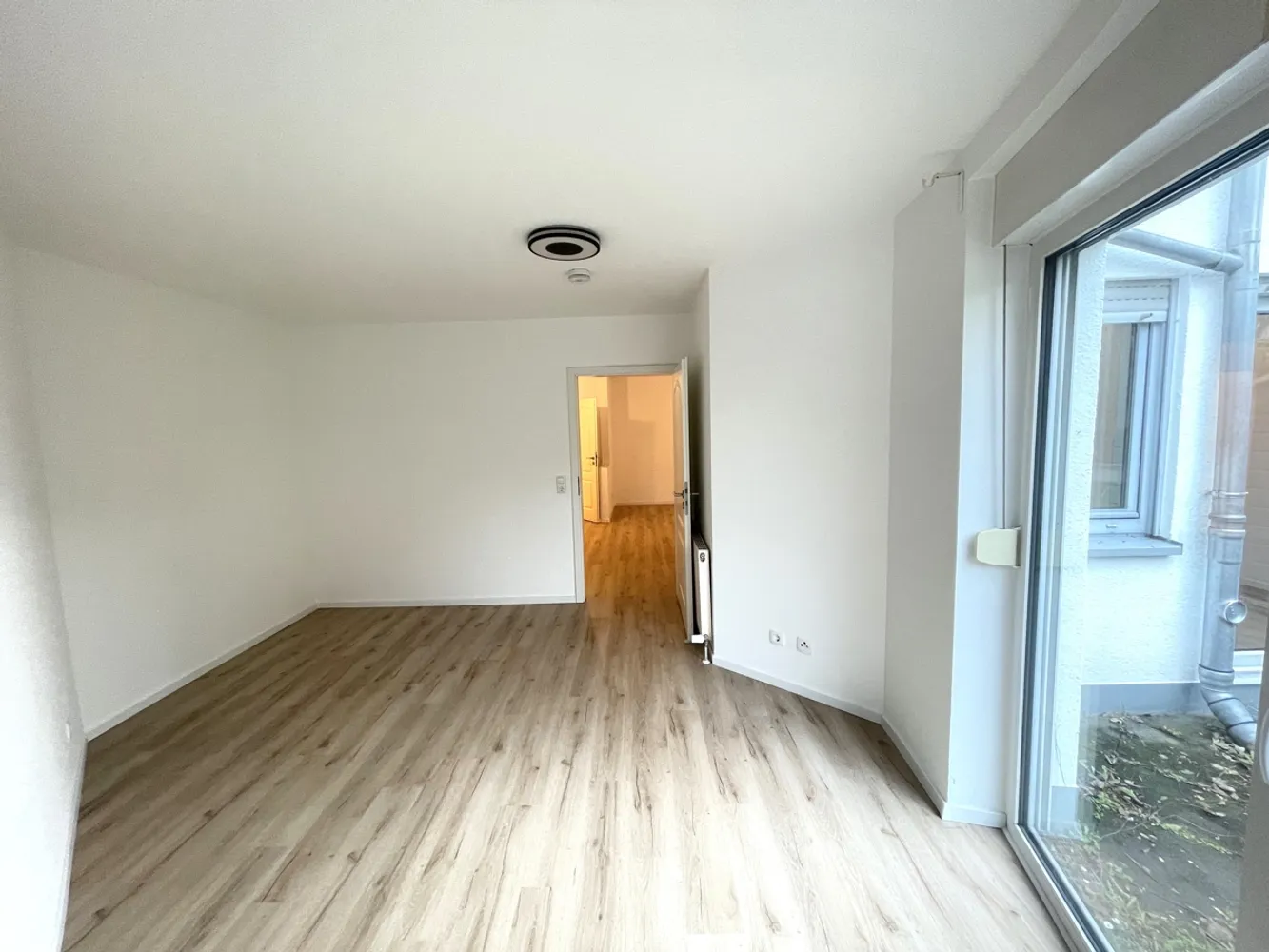 2 Zimmer Wohnung mit 74 m² in Wiesbaden – Bild 4