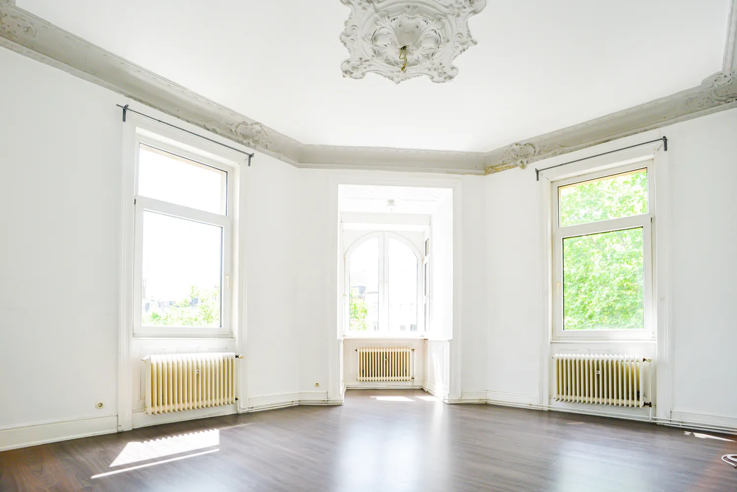 4 Zimmer Wohnung mit 120 m² in Wiesbaden – Bild 1