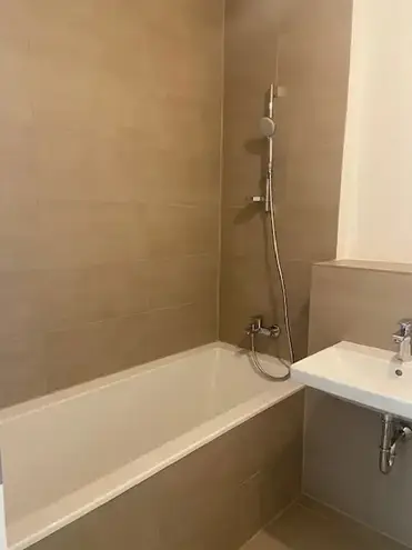 2 Zimmer Wohnung mit 70 m² in Berlin – Bild 8