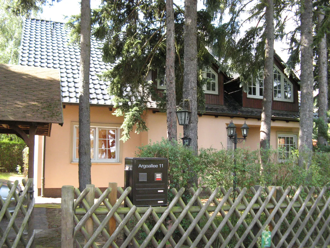 3 Zimmer Wohnung mit 120 m² in Berlin – Bild 1