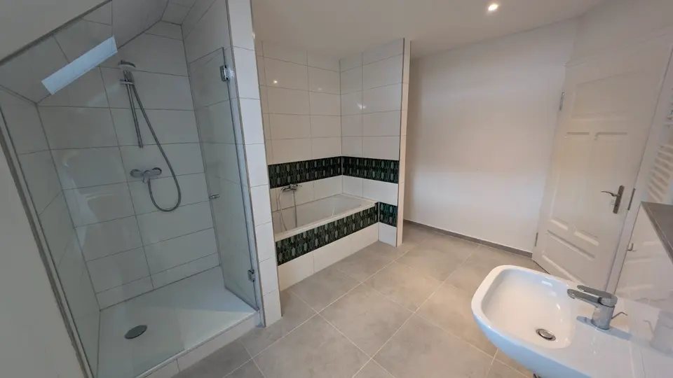 4 Zimmer Wohnung mit 127 m² in Hannover – Bild 7