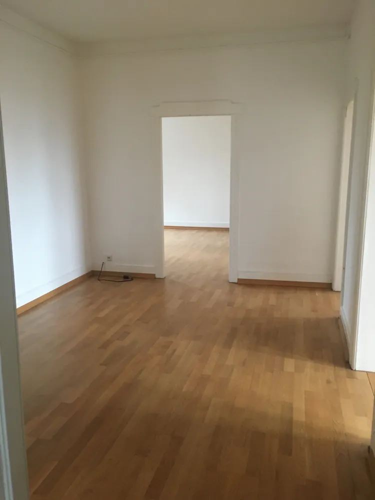 4 room apartment with 100 m² in Frankfurt am Main – Photo 1