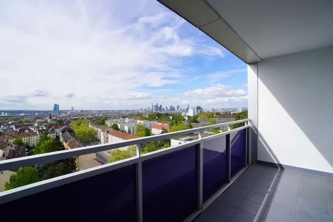 6 Zimmer Wohnung mit 160 m² in Frankfurt am Main – Bild 2