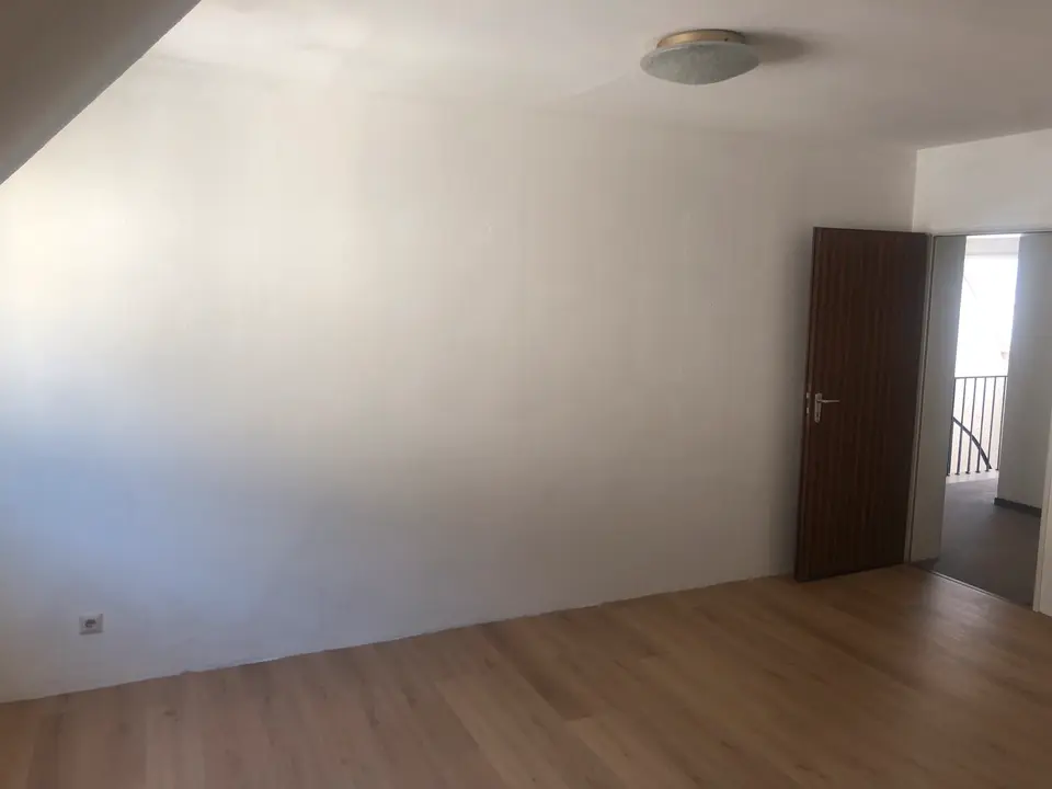 5 Zimmer Wohnung mit 167 m² in Siegen – Bild 2