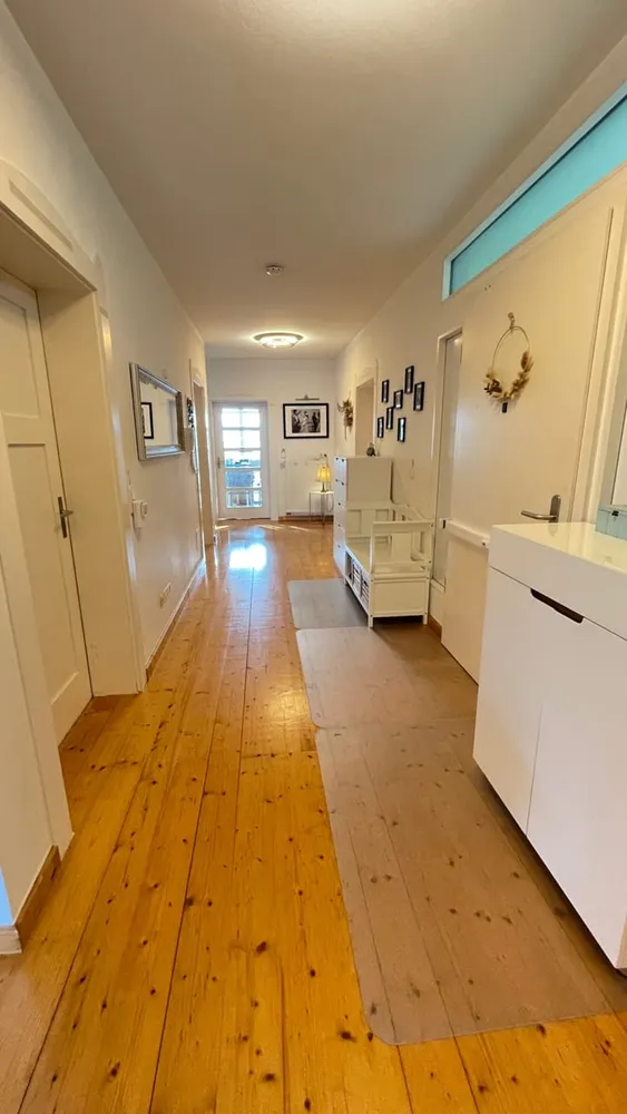 6 Zimmer Wohnung mit 172 m² in Friedrichshafen – Bild 1