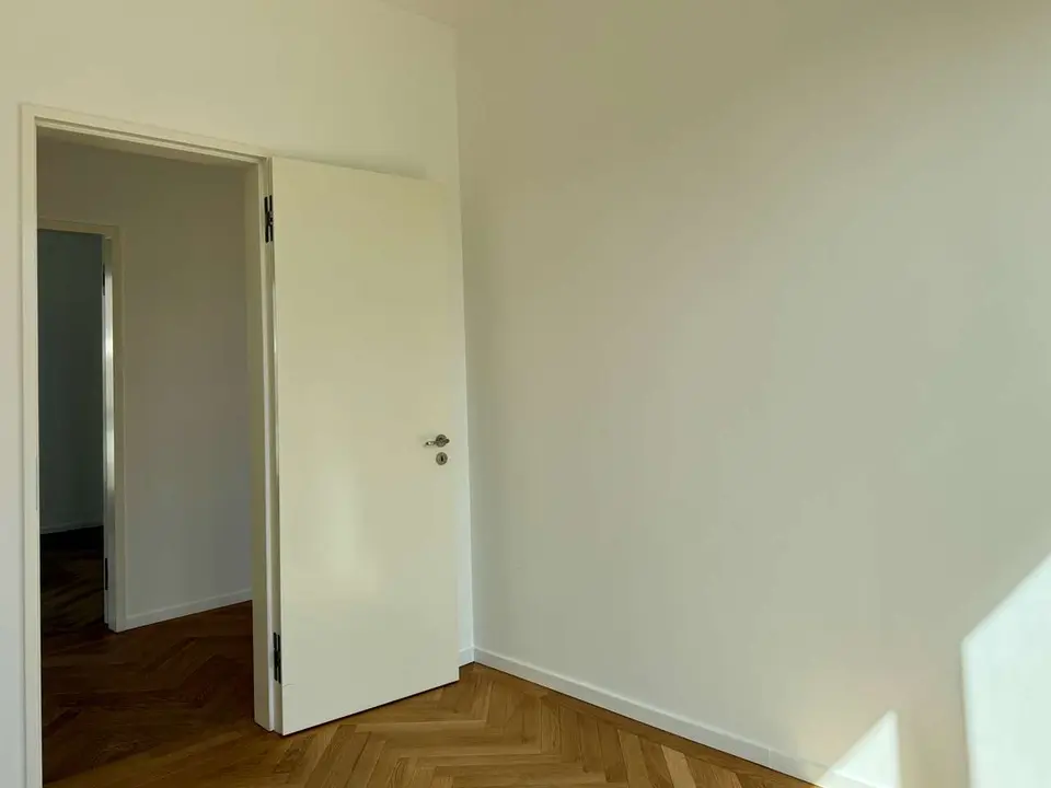 4 Zimmer Wohnung mit 177 m² in Berlin – Bild 7