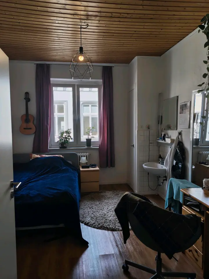15 Zimmer Wohnung mit 200 m² in Bonn – Bild 2