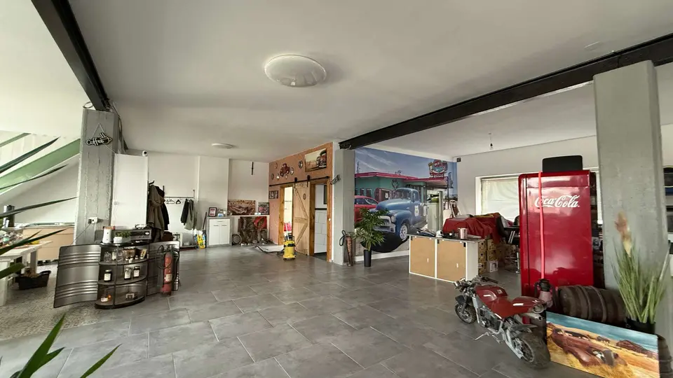 6 Zimmer Wohnung mit 300 m² in Rheinberg – Bild 3