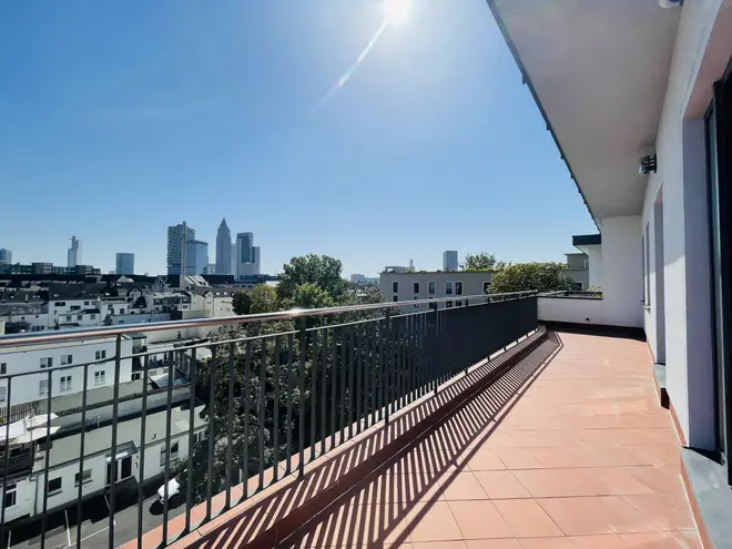 3 Zimmer Wohnung mit 101 m² in Frankfurt am Main – Bild 2