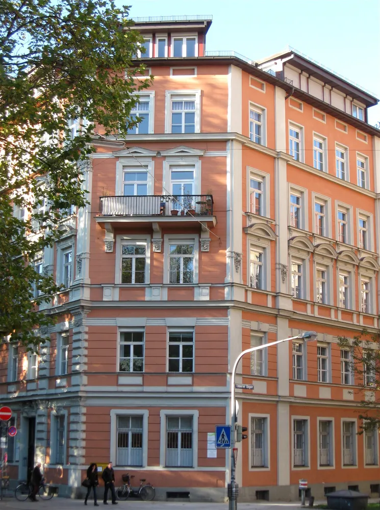 4 Zimmer Wohnung mit 107 m² in München – Bild 1