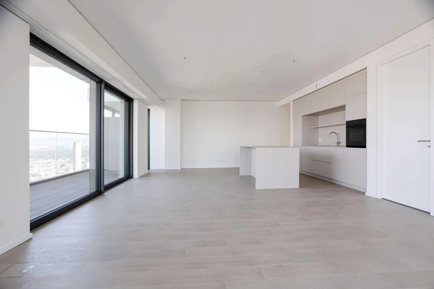 2 Zimmer Wohnung mit 103 m² in Frankfurt am Main – Bild 2