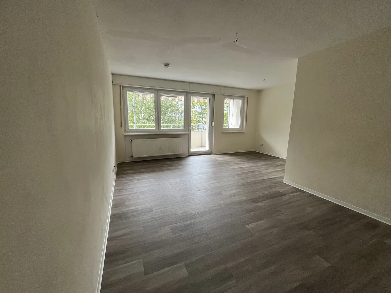 4 Zimmer Wohnung mit 99 m² in Karlsruhe – Bild 1