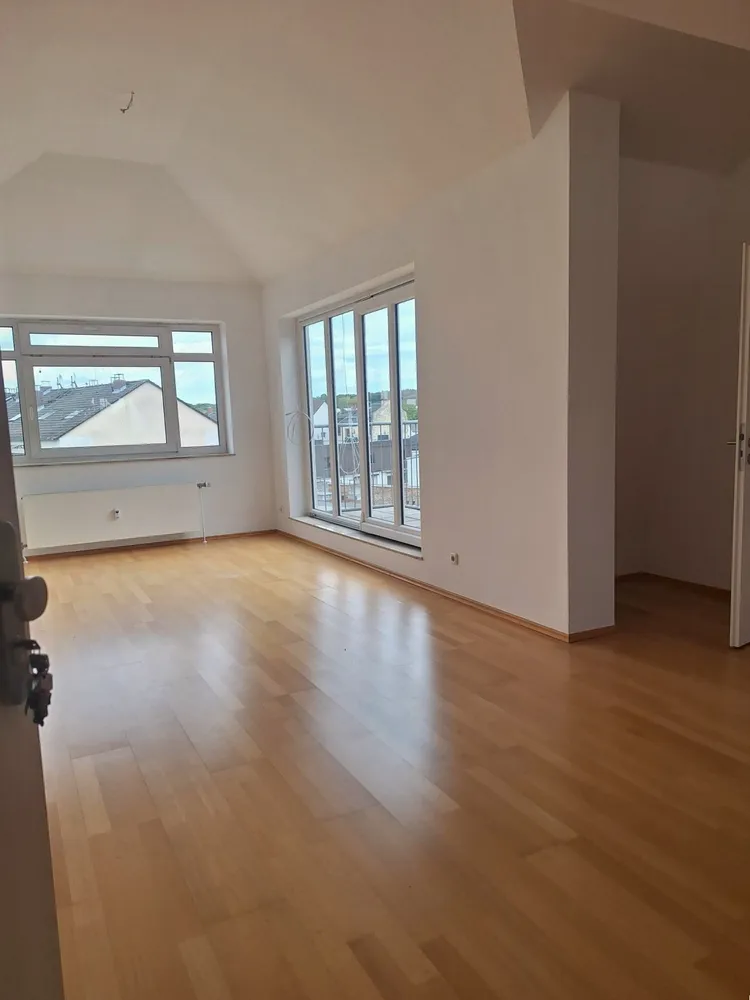 3 Zimmer Wohnung mit 104 m² in Frankfurt am Main – Bild 2