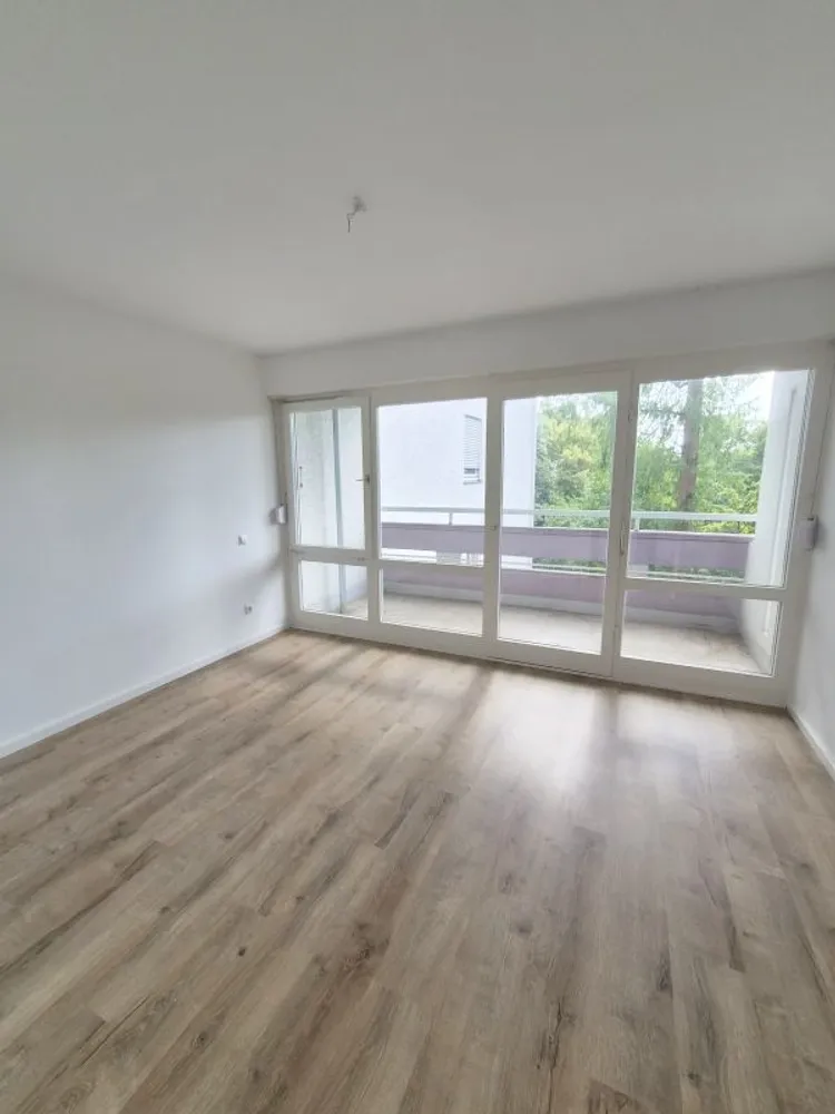 4 Zimmer Wohnung mit 100 m² in Wiesbaden – Bild 8