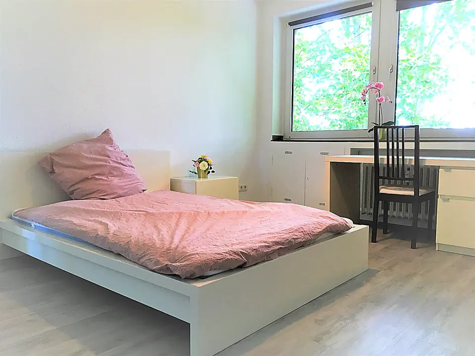 WG-Zimmer mit 72 m² in Düsseldorf – Bild 1