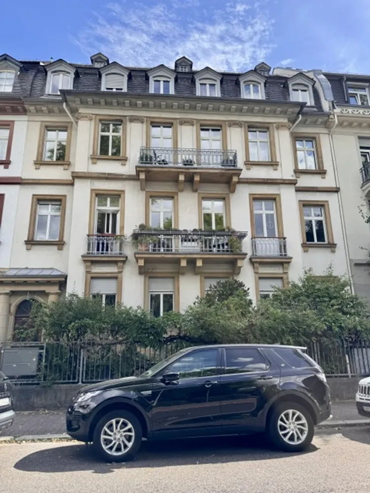 5 Zimmer Wohnung mit 165 m² in Frankfurt am Main – Bild 1