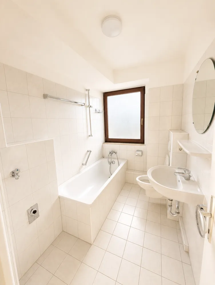 4 Zimmer Wohnung mit 99 m² in Würzburg – Bild 4