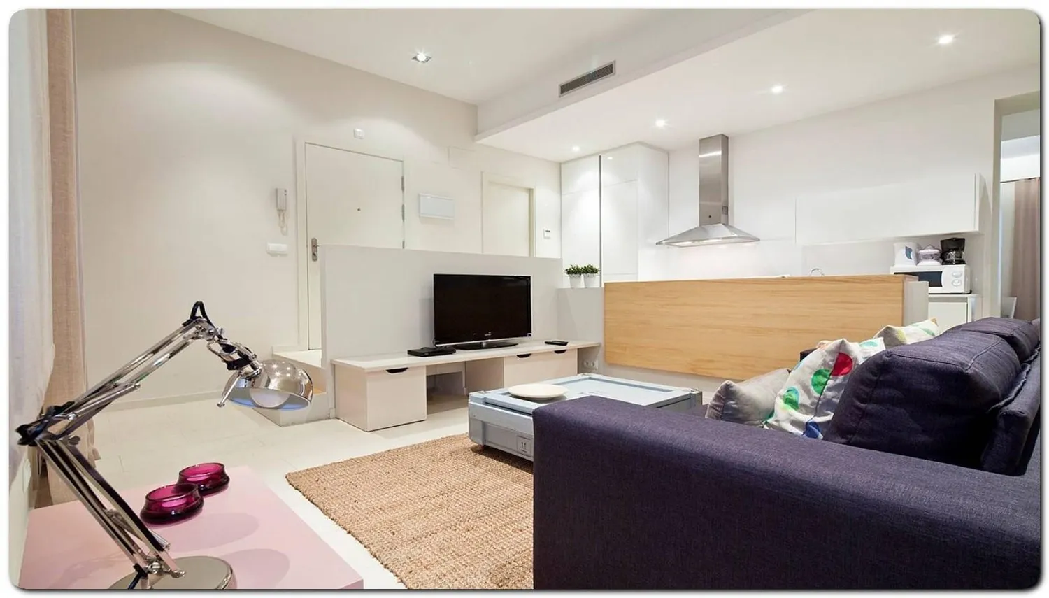 2 room apartment with 83 m² in Berlin – Photo 1