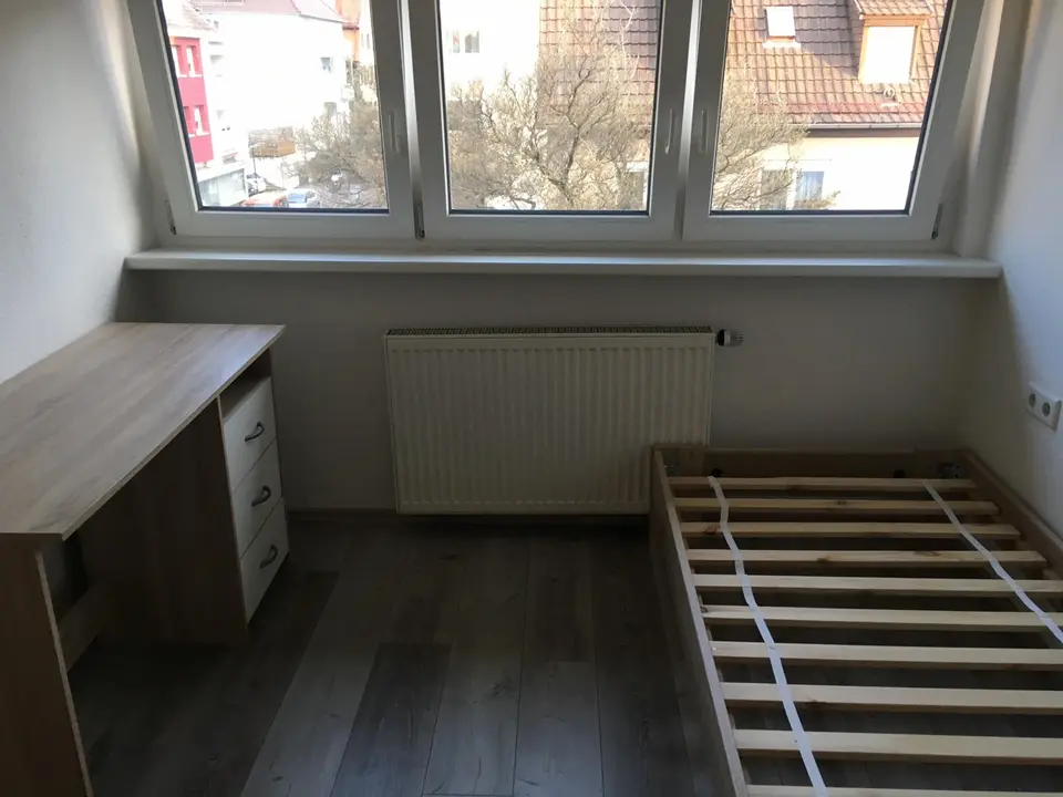 6 room apartment with 90 m² in Stuttgart – Photo 4