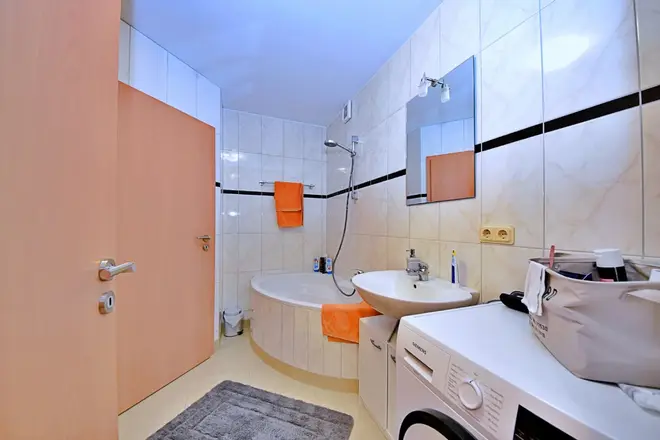 2 Zimmer Wohnung mit 77 m² in Köln – Bild 8