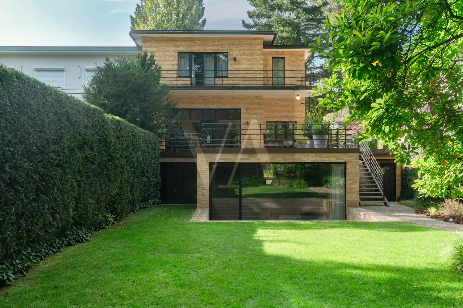 8 Zimmer Haus mit 366 m² in Berlin – Bild 4