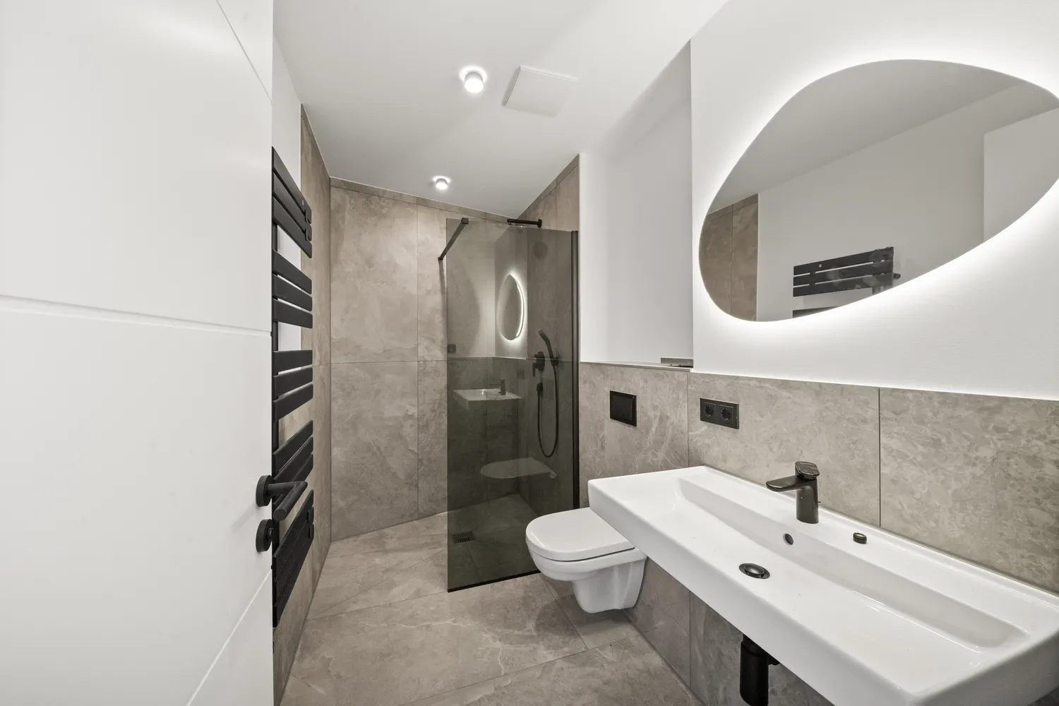 4 Zimmer Wohnung mit 130 m² in Leipzig – Bild 2
