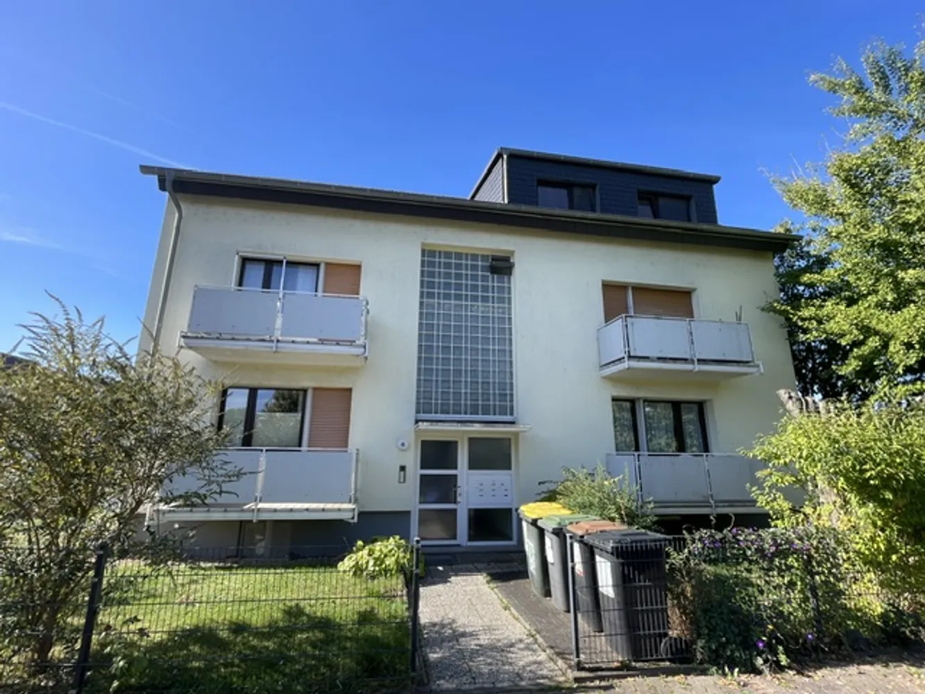 4 Zimmer Wohnung mit 114 m² in Frankfurt am Main – Bild 1