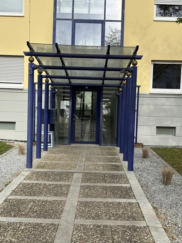4 Zimmer Wohnung mit 130 m² in Wiesbaden – Bild 1