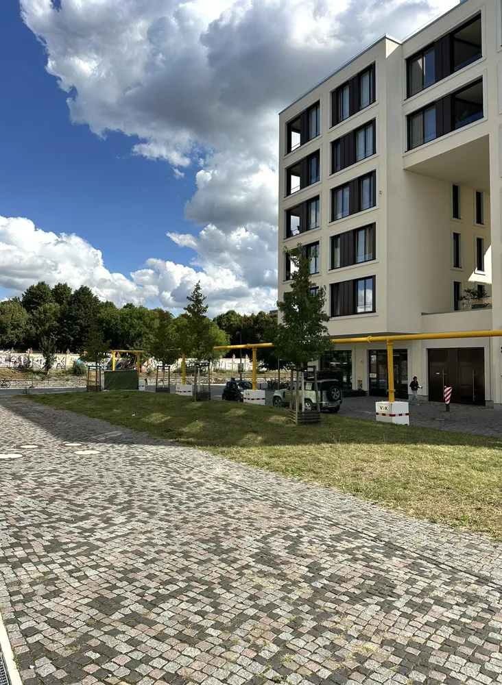 2 Zimmer Wohnung mit 81 m² in Berlin – Bild 11