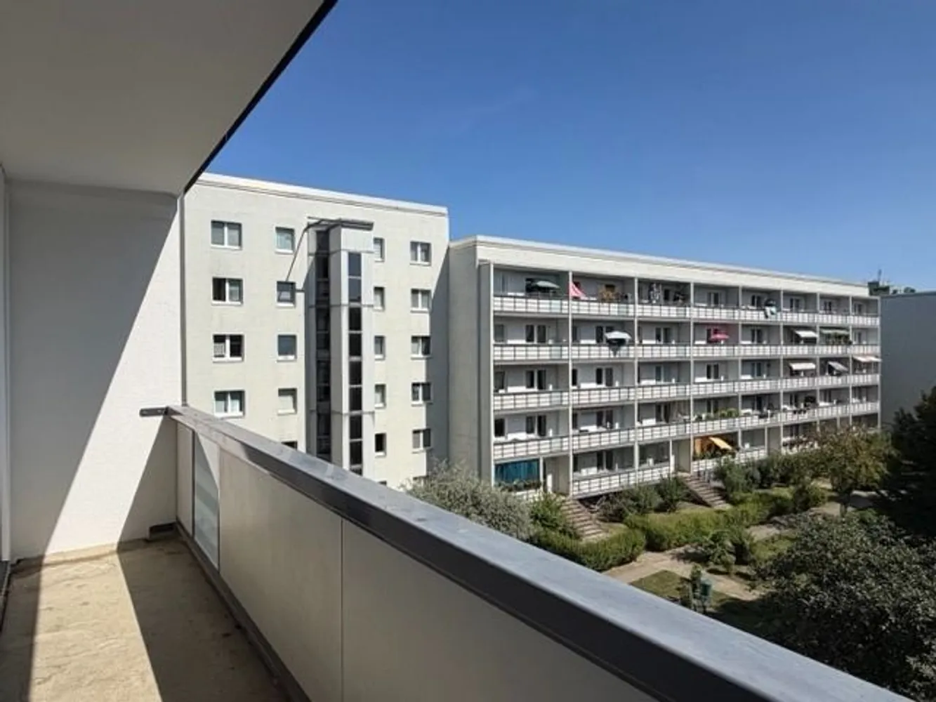 2 Zimmer Wohnung mit 70 m² in Berlin – Bild 2