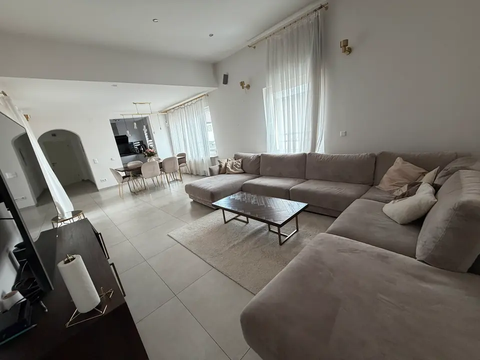 6 Zimmer Wohnung mit 170 m² in Bensheim – Bild 1