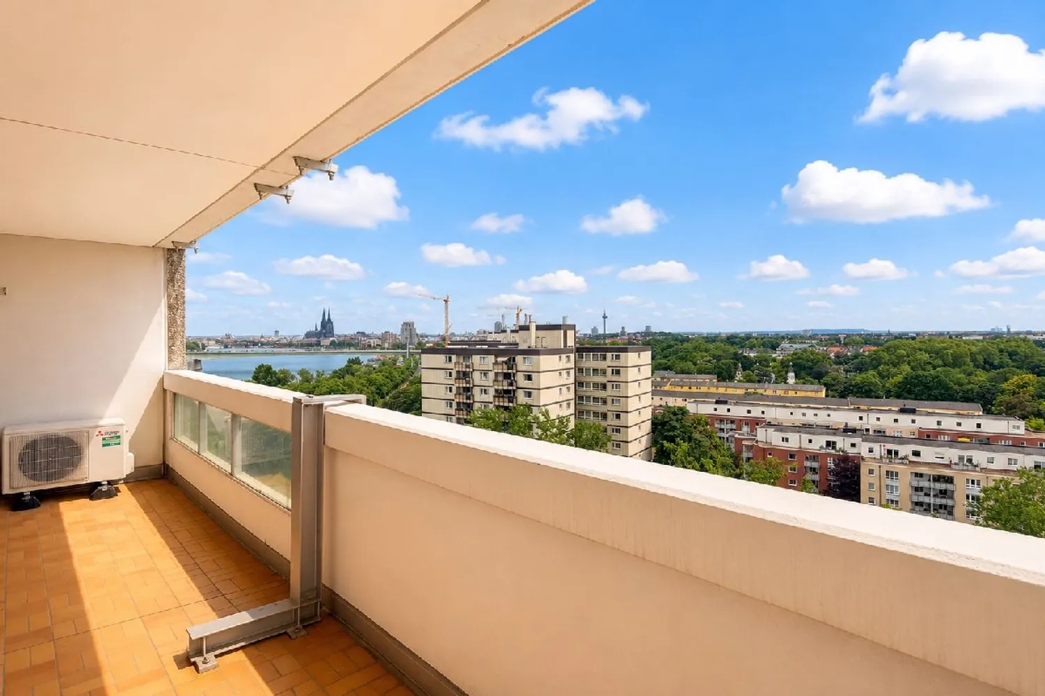 2 Zimmer Wohnung mit 70 m² in Köln – Bild 10