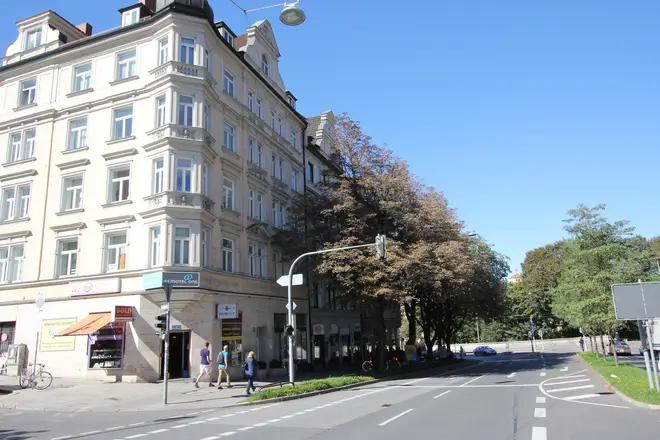 3 Zimmer Wohnung mit 95 m² in München – Bild 4
