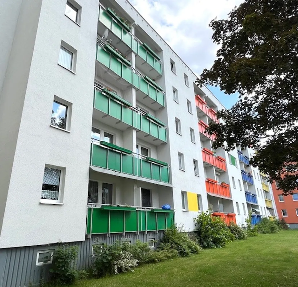 5 Zimmer Wohnung mit 104 m² in Schwerin – Bild 1