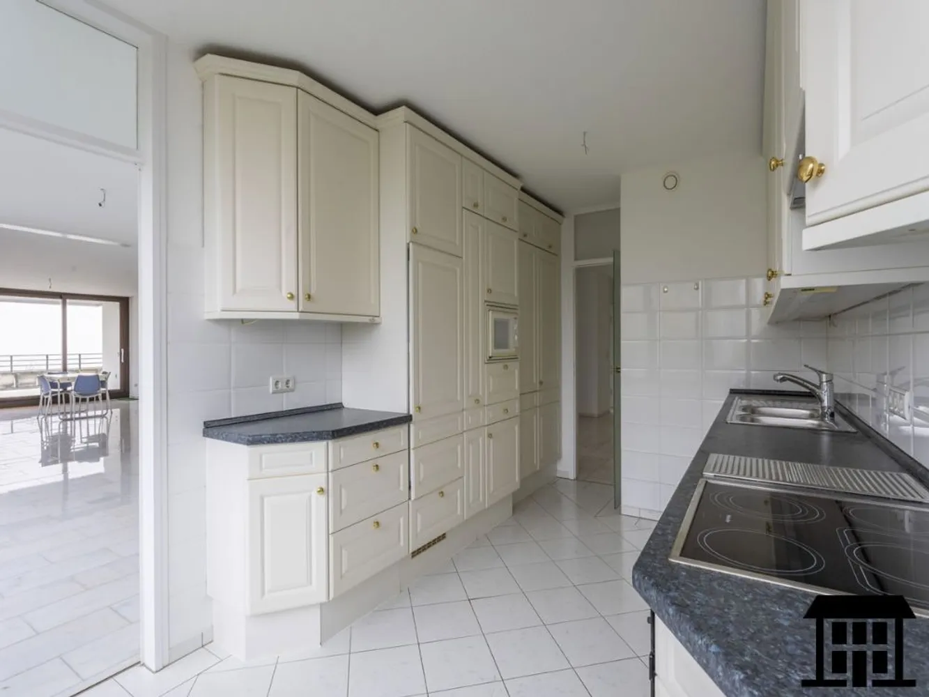 5 Zimmer Wohnung mit 205 m² in Bonn – Bild 8