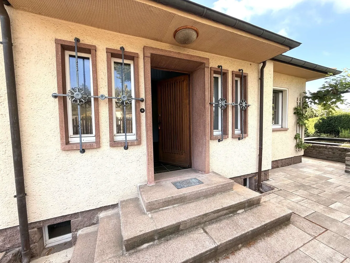 6 room house with 250 m² in Radebeul – Photo 3