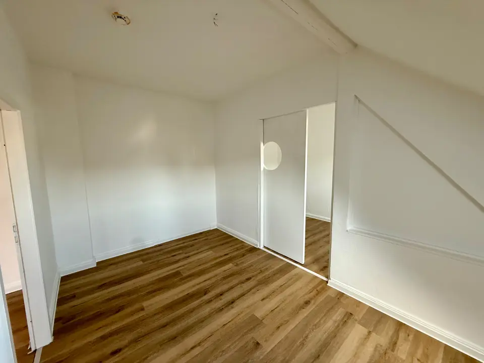 7 Zimmer Wohnung mit 150 m² in Kassel – Bild 3