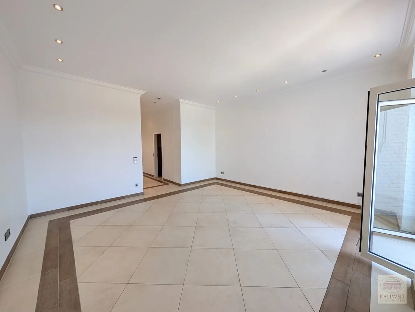 2 Zimmer Wohnung mit 80 m² in Düsseldorf – Bild 4