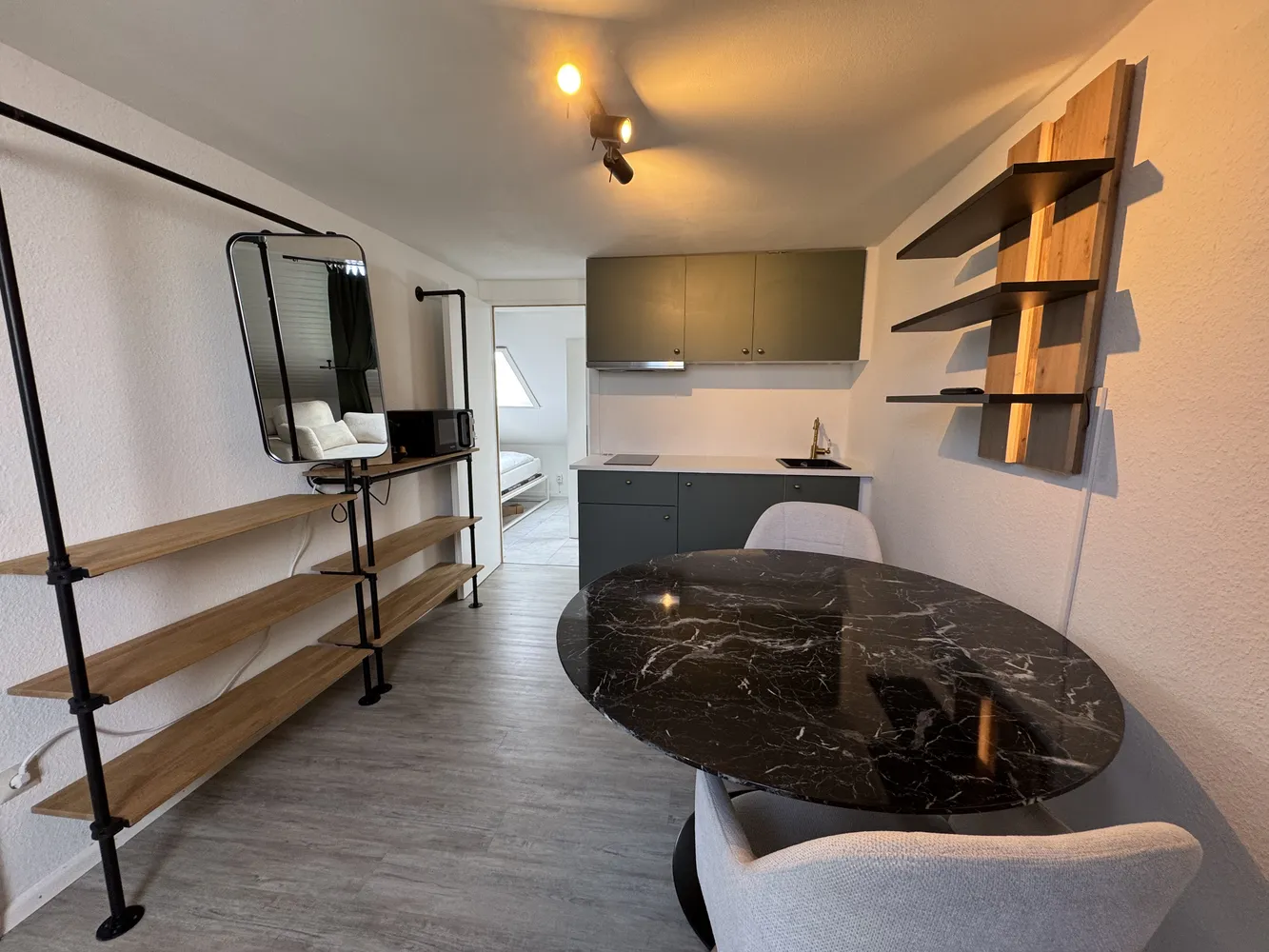 2 Zimmer Wohnung mit 32 m² in Freiburg im Breisgau – Bild 3