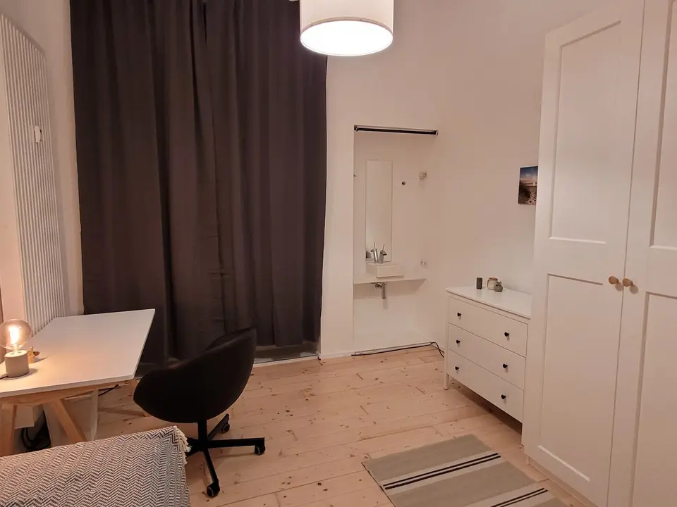 4 Zimmer Wohnung mit 77 m² in Düsseldorf – Bild 2