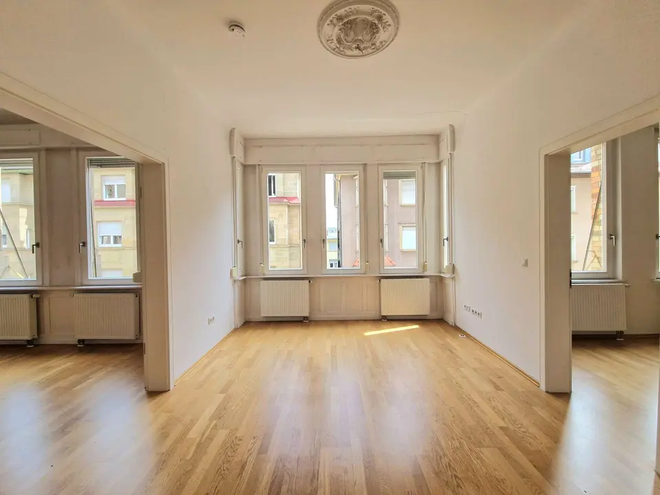 4 Zimmer Wohnung mit 121 m² in Stuttgart – Bild 1