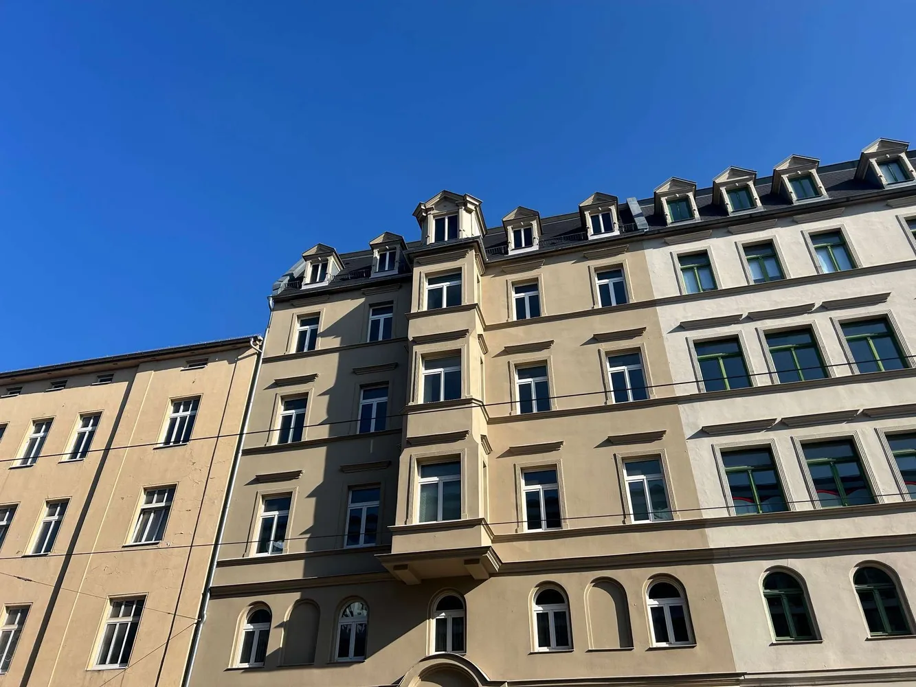 4 Zimmer Wohnung mit 136 m² in Halle (Saale) – Bild 1