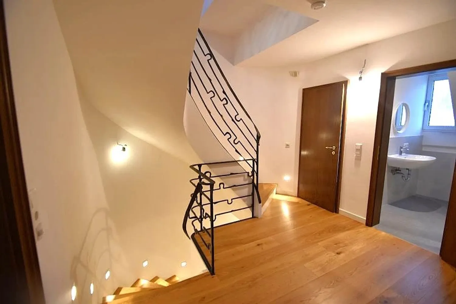 4 room apartment with 118 m² in Düsseldorf – Photo 2