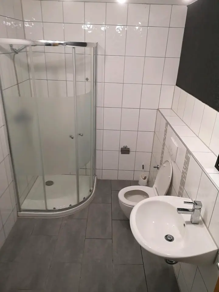 WG-Zimmer mit 220 m² in Grevenbroich – Bild 5