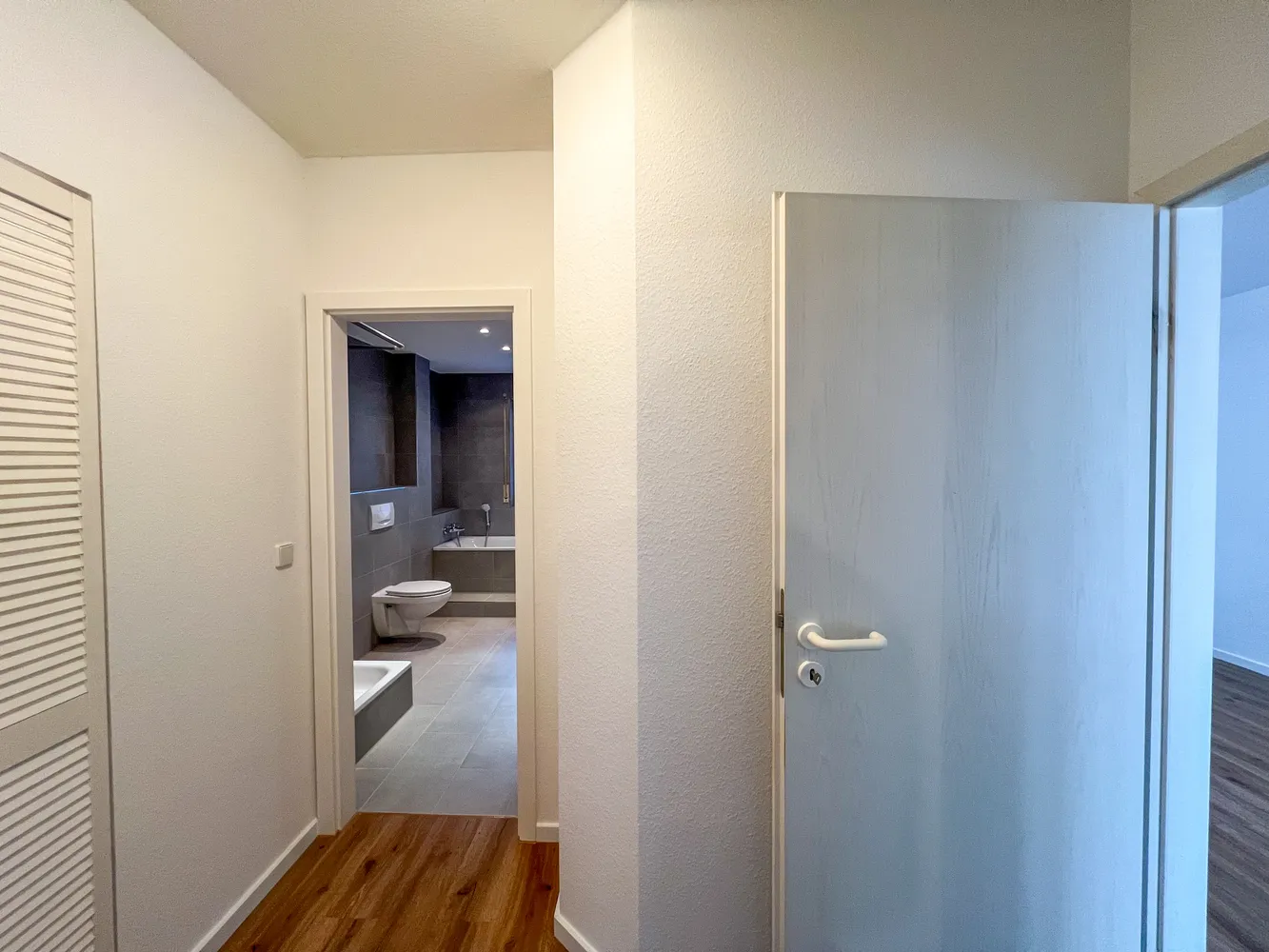 2 Zimmer Wohnung mit 68 m² in Wiesbaden – Bild 12
