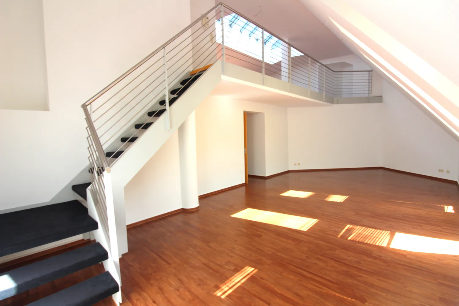 3 Zimmer Wohnung mit 137 m² in Düsseldorf – Bild 2